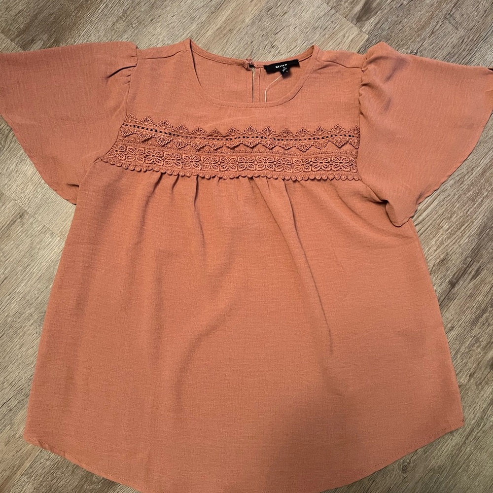 Mine Blouse with Flutter Sleeves and Short Sleeve
